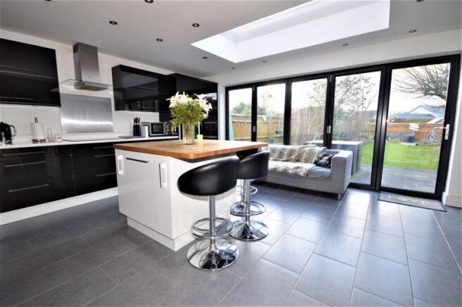 Kitchen onto G...