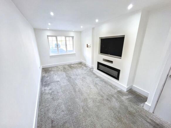 4 bed Detached for sale Image 6
