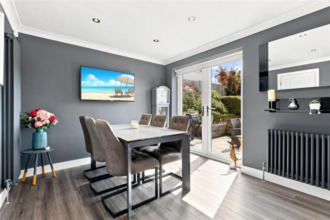 4 bed Detached for sale Image 8
