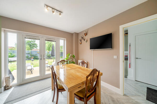 4 bed Detached for sale Image 7