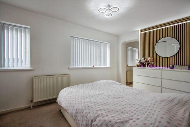 4 bed Detached for sale Image 6