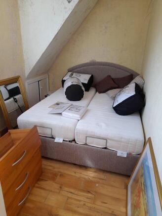3 bed House Share to rent Image 12