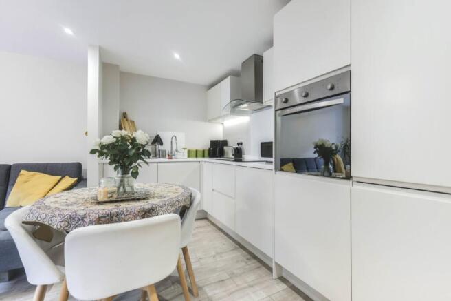 1 bed Flat for sale Image 4
