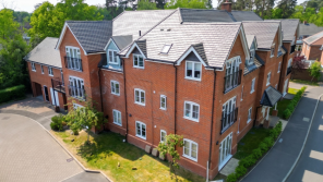 3, Brooms Court, Dove Close, Crowthorne RG45 6GZ