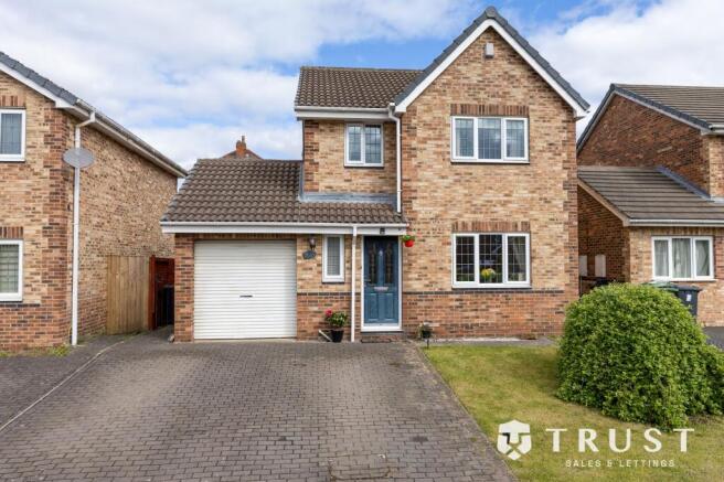 3 bed Detached for sale in heckmondwike