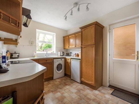 Kitchen (2).jpg