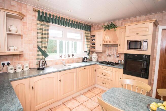 BREAKFAST KITCHEN