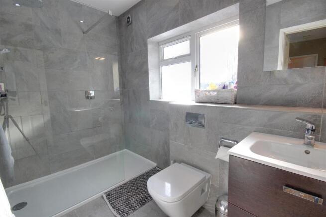Shower/Cloakroom