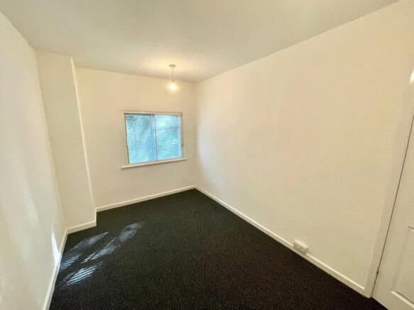 2 bed Flat to rent Image 6