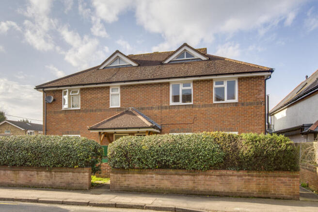 6 Kingfisher House, Dedmere Road, SL7 1PG-11