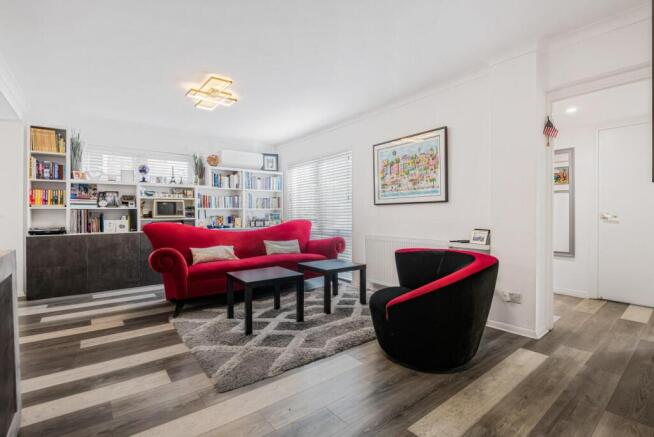 LOUNGE AREA