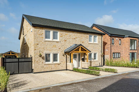 7 Hunters Fold Way, Preston Road, Charnock Richard, PR7 5XJ
