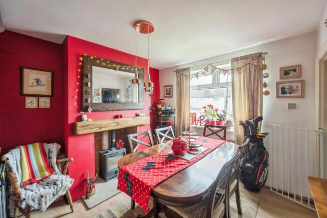 4 bed Semi-Detached for sale Image 7
