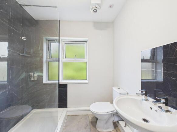 4 bed Terraced for sale Image 9
