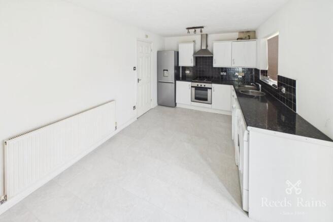 3 bed Semi-Detached for sale Image 12