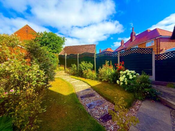 3 bed Semi-Detached for sale Image 3