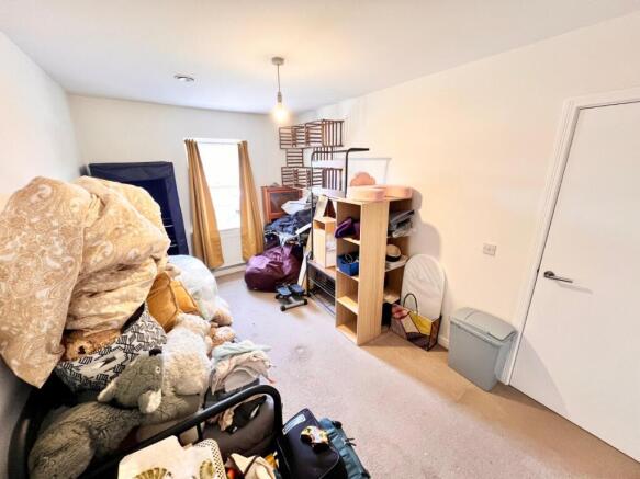 3 bed Semi-Detached to rent Image 7