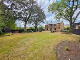 Manor Farm House, Lunn Road, Cudworth, Barnsley S72 8DW