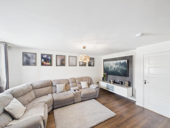 2 bed Semi-Detached for sale Image 4