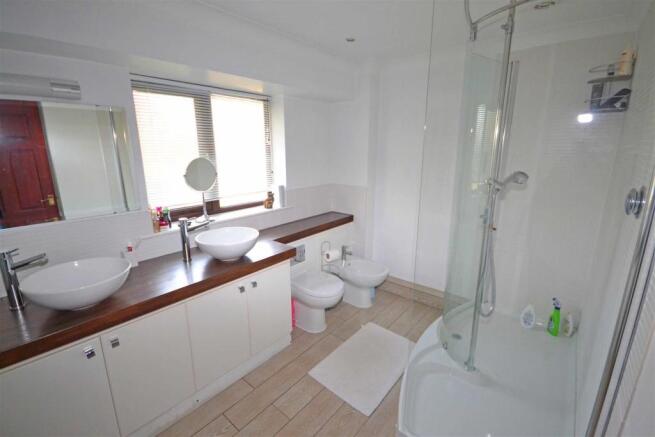 En-suite shower room