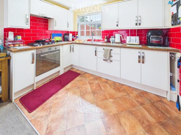 3 bed Semi-Detached for sale Image 5