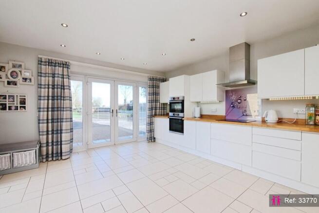 3 bed Detached Bungalow for sale Image 8
