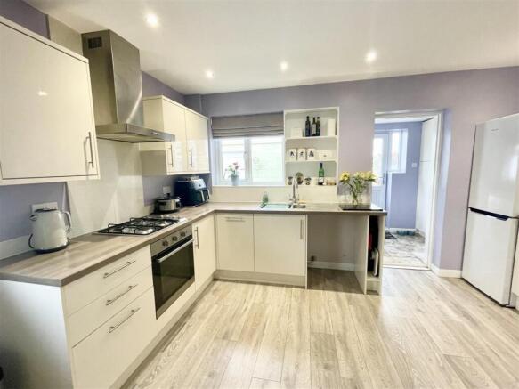 Haydon View Road, Swindon photo 4