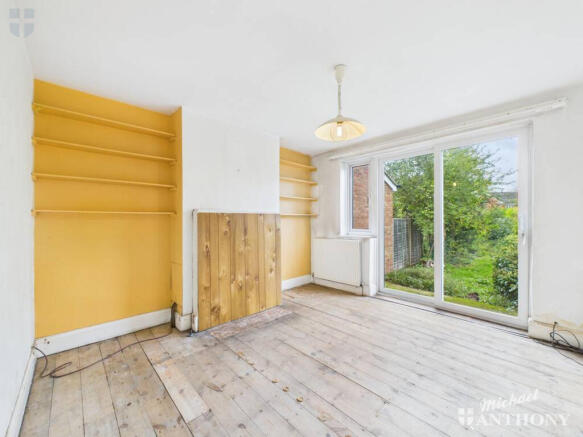 CAM03218G0-PR0813-STILL002-thumbnail-h750-70