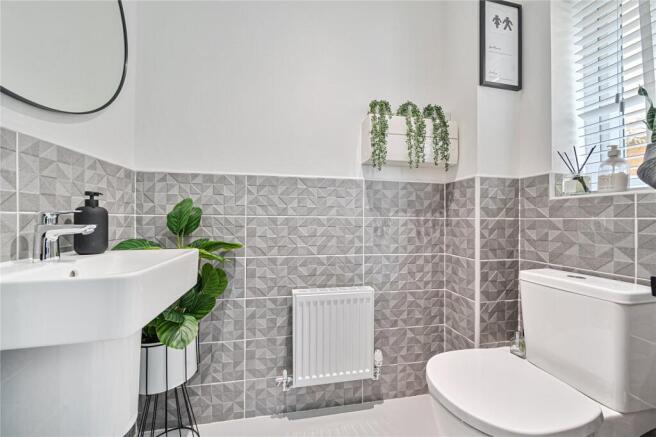 4 bed Detached for sale Image 10