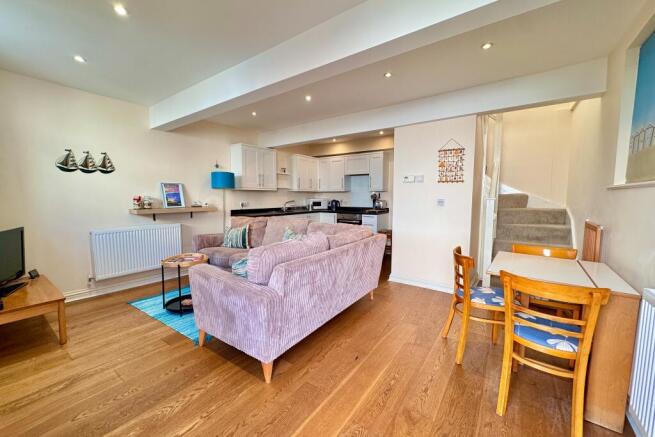 Living room/kitchen