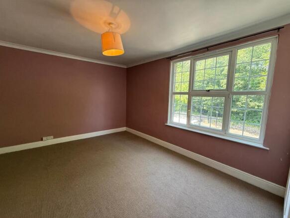 3 bed Terraced to rent Image 4