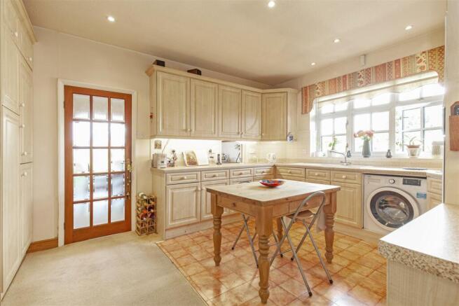 Kitchen-3.jpg