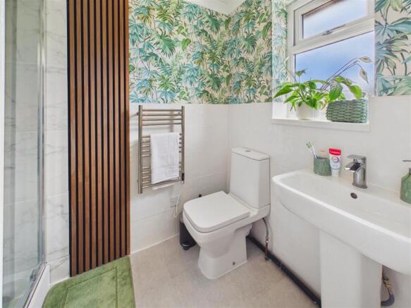 4 bed Detached for sale Image 10