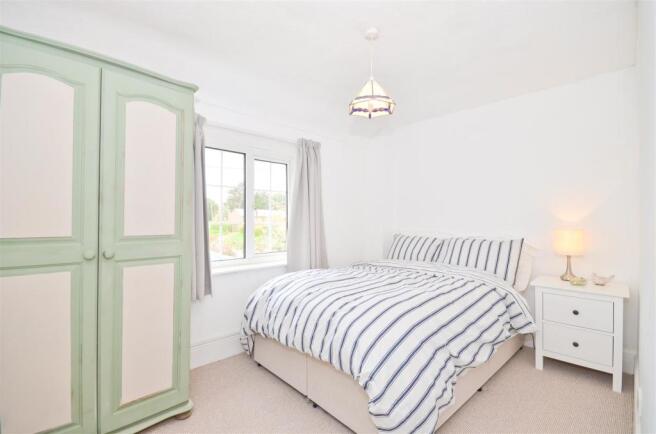 Bedroom 2.JPG