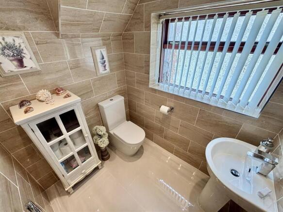 3 bed Semi-Detached for sale Image 6