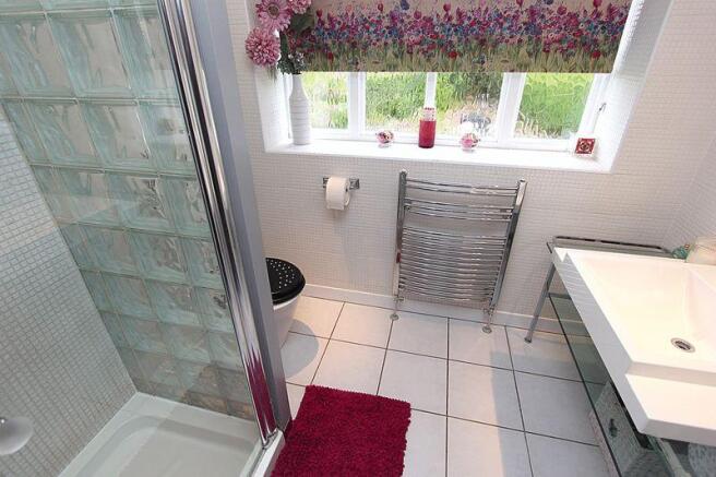 En-Suite Showe...
