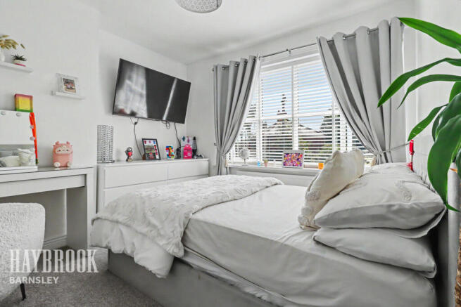 3 bed Semi-Detached for sale Image 12