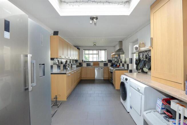 Kitchen 3.jpg