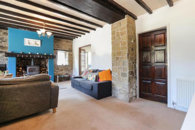 Living Room6.jpg