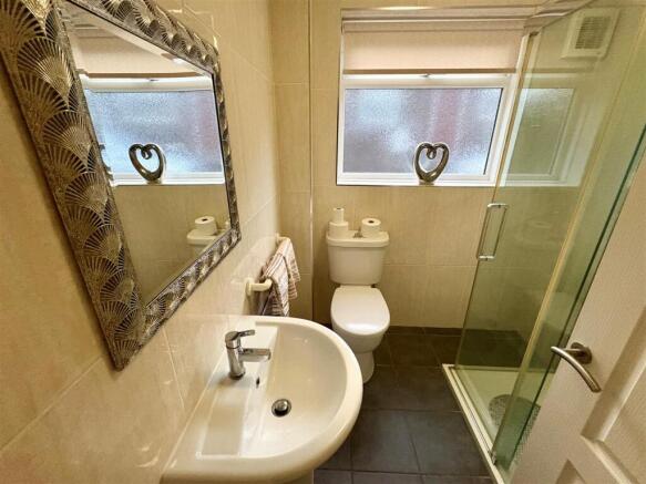 2 bed Semi-Detached Bungalow for sale Image 9