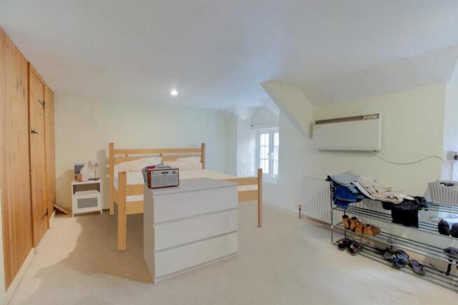 HC00322-P-Bedroom 1.jpg