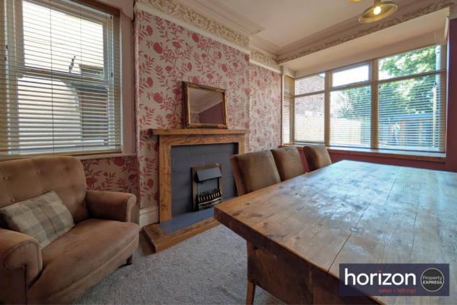 5 bed Semi-Detached for sale Image 5