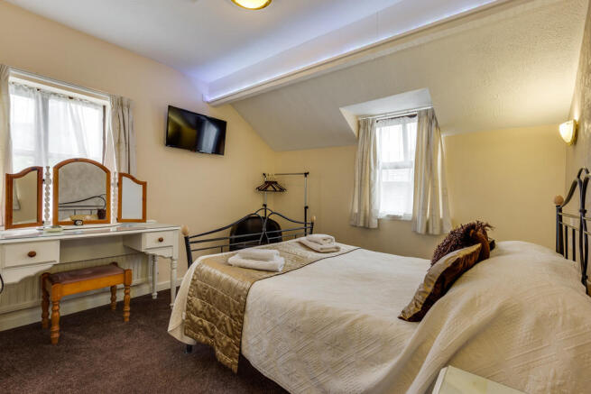 Letting Bedroom 7