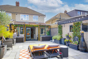15, Greenock Way, Romford RM1 4RT