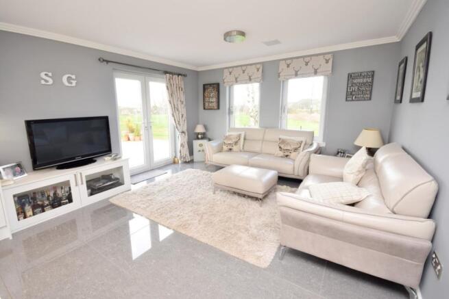 Lounge / Kitchen