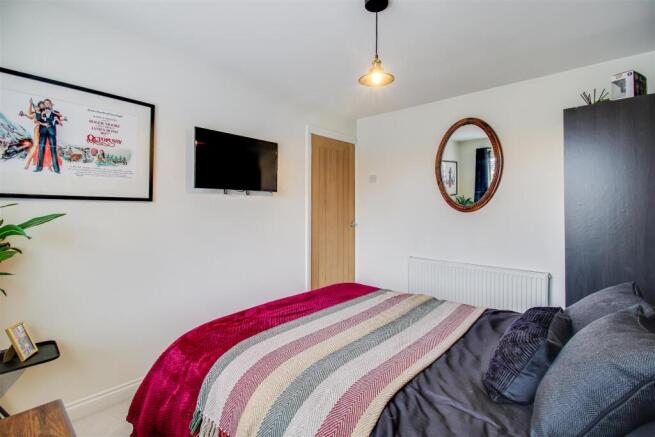 3 bed Semi-Detached for sale Image 9