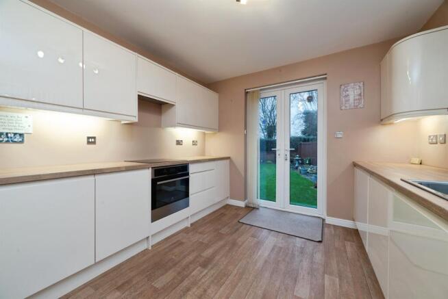 2 bed Semi-Detached Bungalow for sale Image 5