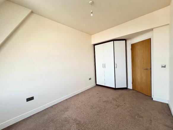 1 bed Flat to rent Image 4