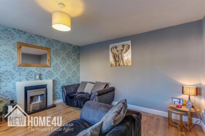 LOUNGE: