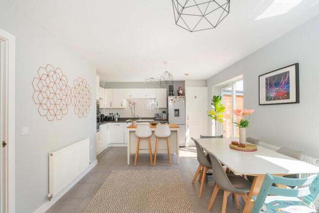0O5DBR - Kitchen Diner E.jpg